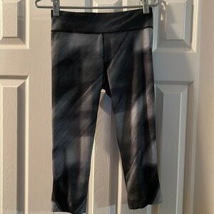 Under Armour Capris Size 10🔥🔥